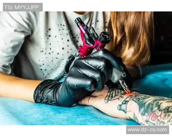 足球明星谢尔比的纹身故事与背后的意义解析 足球明星谢尔比的纹身故事与背后的意义解析